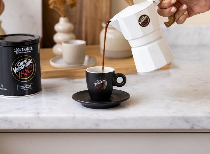 Assapora il tuo caffè nelle nostre tazzine