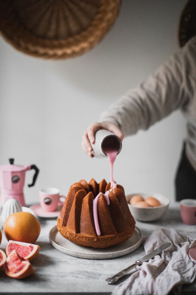 Bundt cake con glassa pompelmo rosa