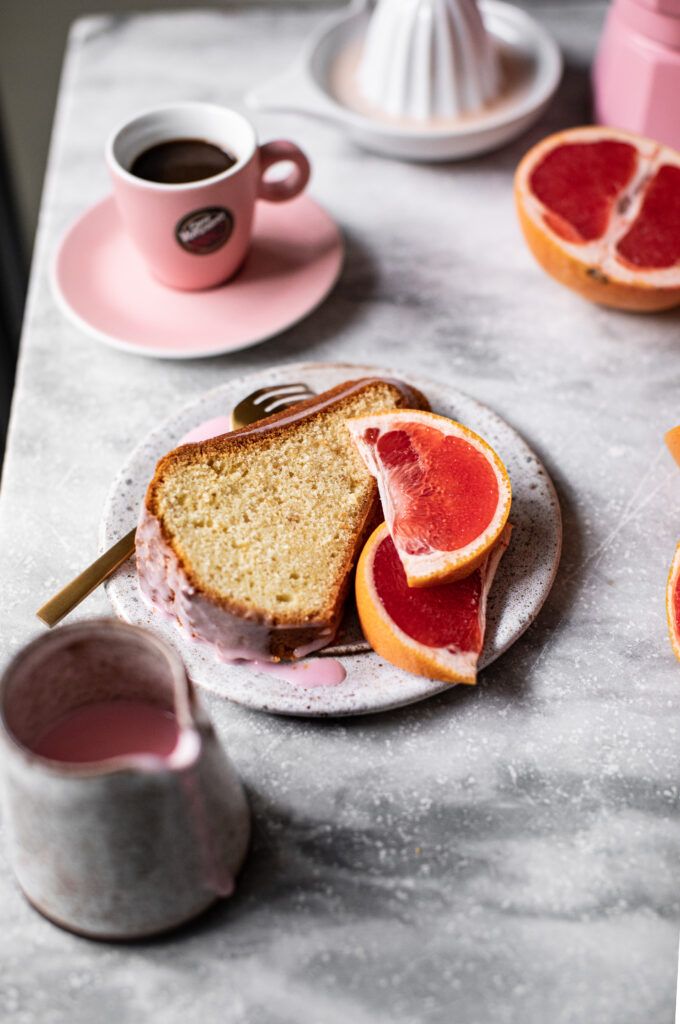Bundt cake con glassa pompelmo rosa